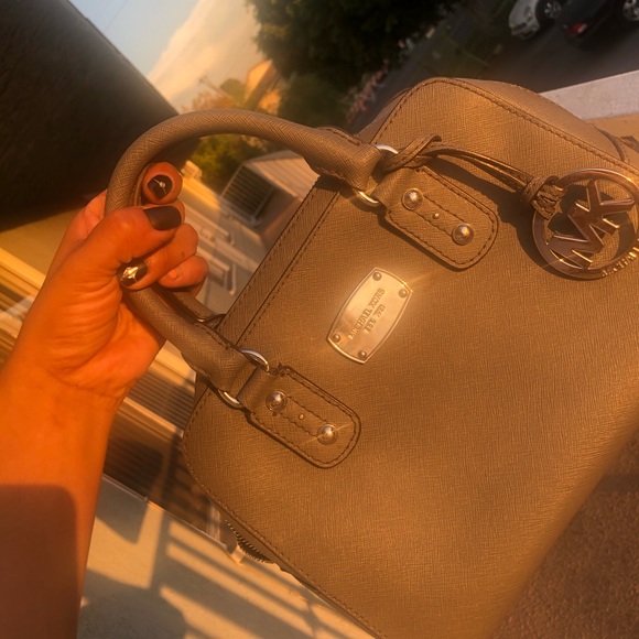 Michael Kors grey leather hand bag - Picture 4 of 5